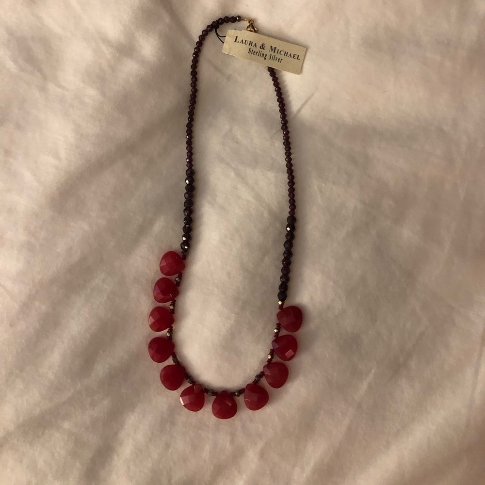 Necklace with genuine stones.